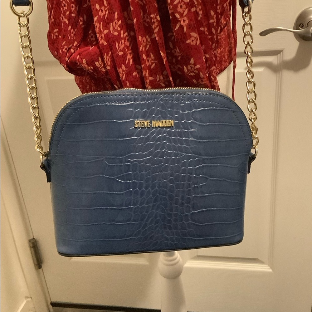 Steve Madden Blue Croc-Embossed Crossbody Bag with Gold Chain